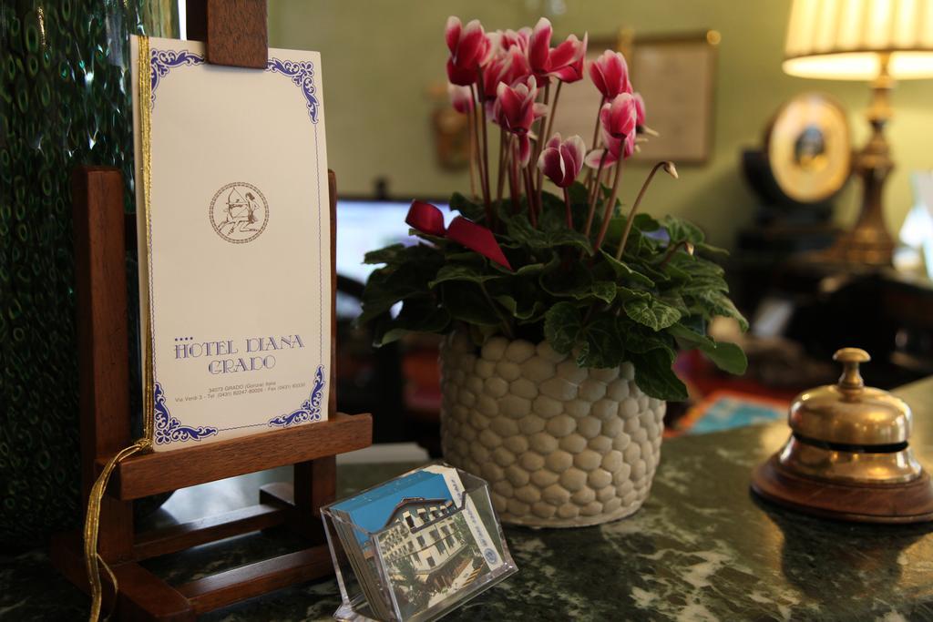 Hotel Diana Градо Екстериор снимка